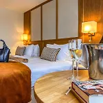 Skylon 4* Dublino